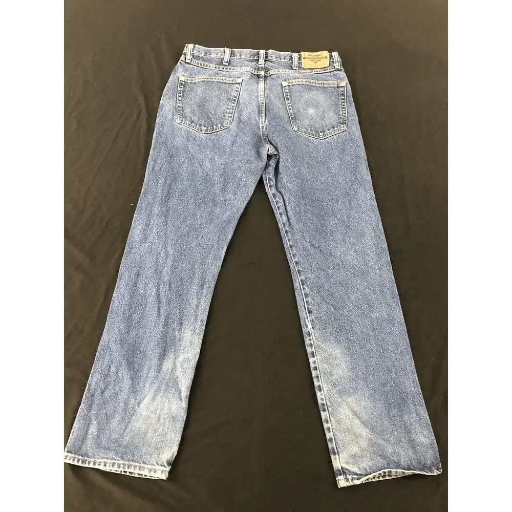 Wrangler Jeans Mens 34x30 Blue Medium Wash Regular Fit Straight Denim Pockets